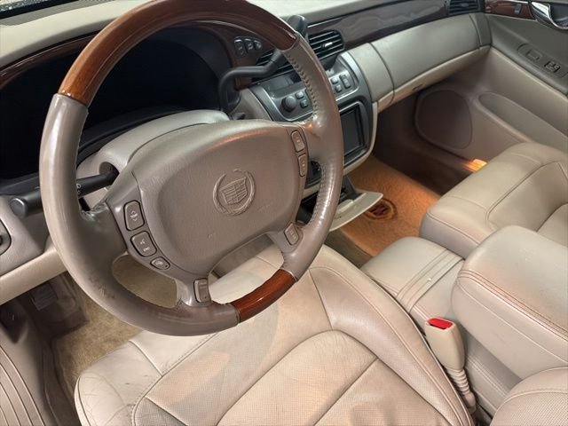 Used 2005 Light Cashmere Cadillac DHS image 11