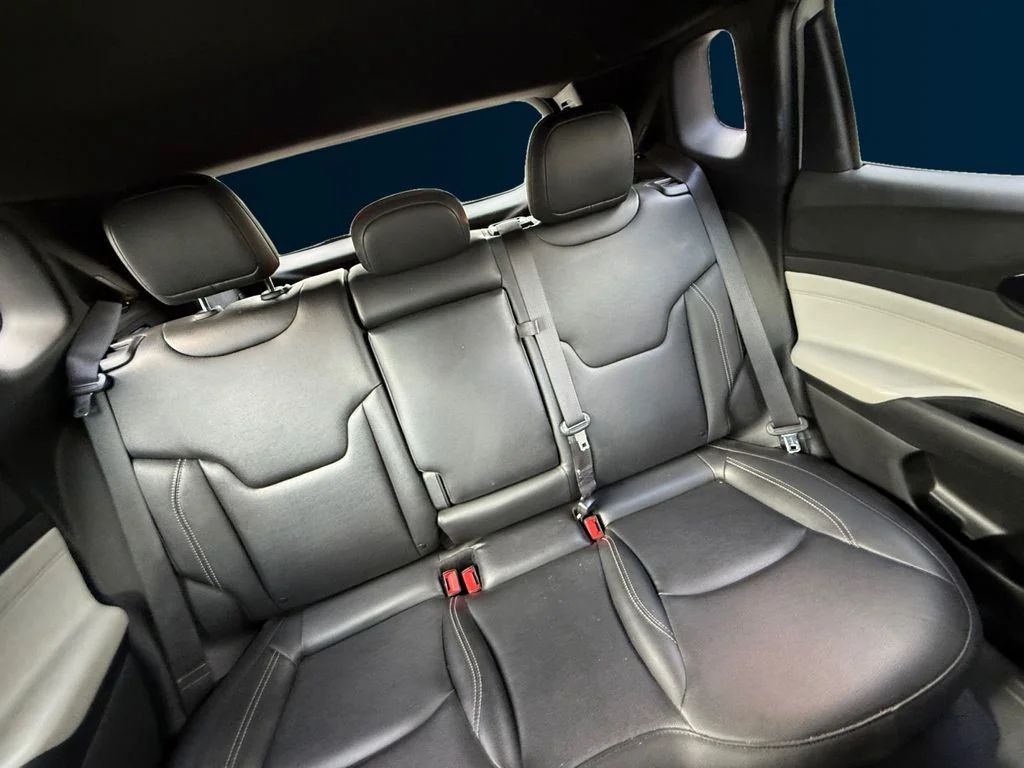 Used 2025 White Jeep Limited image 18