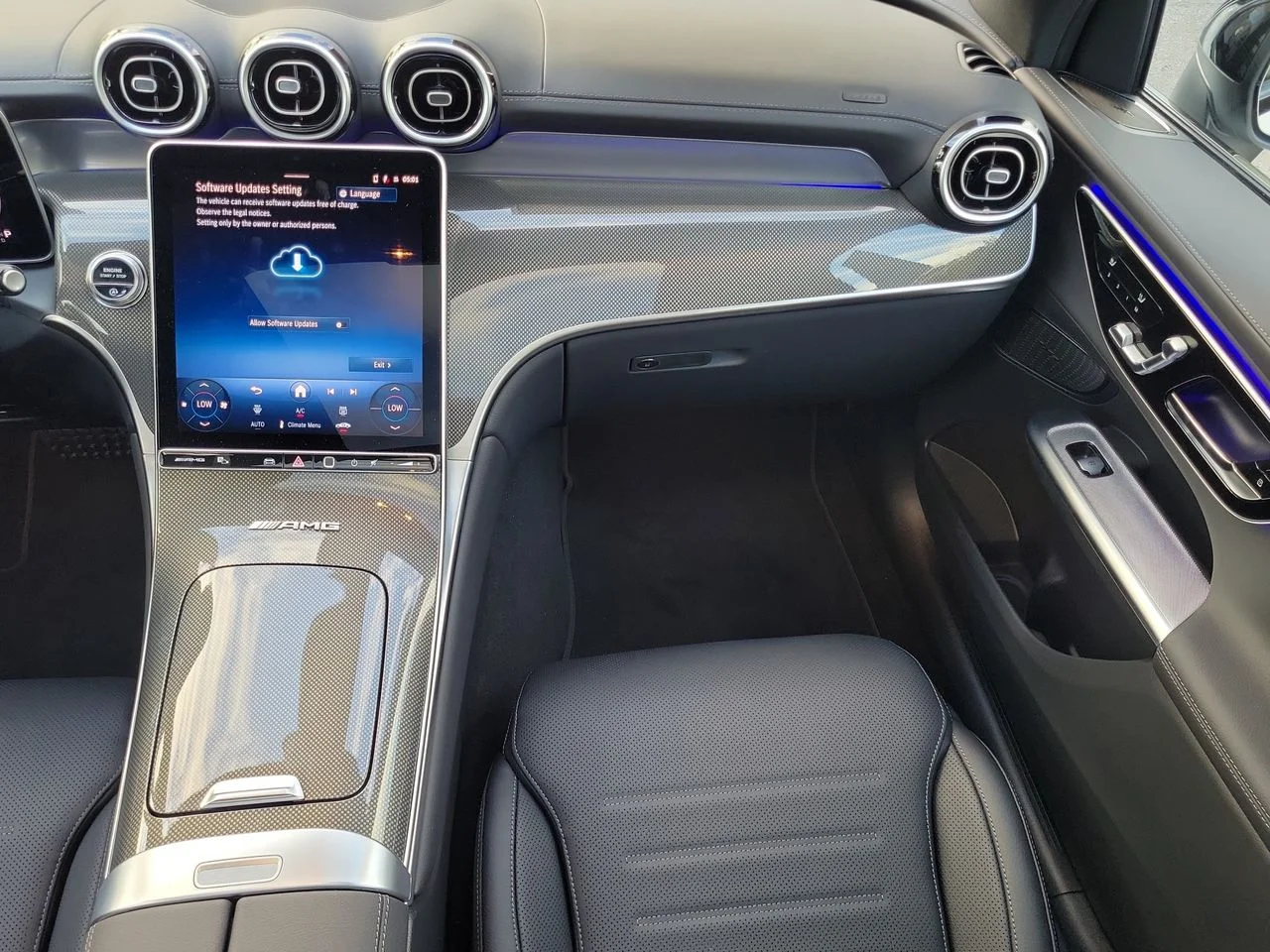 New 2026 Polar White Mercedes-Benz AMG® GLC 43 4MATIC® SUV image 17
