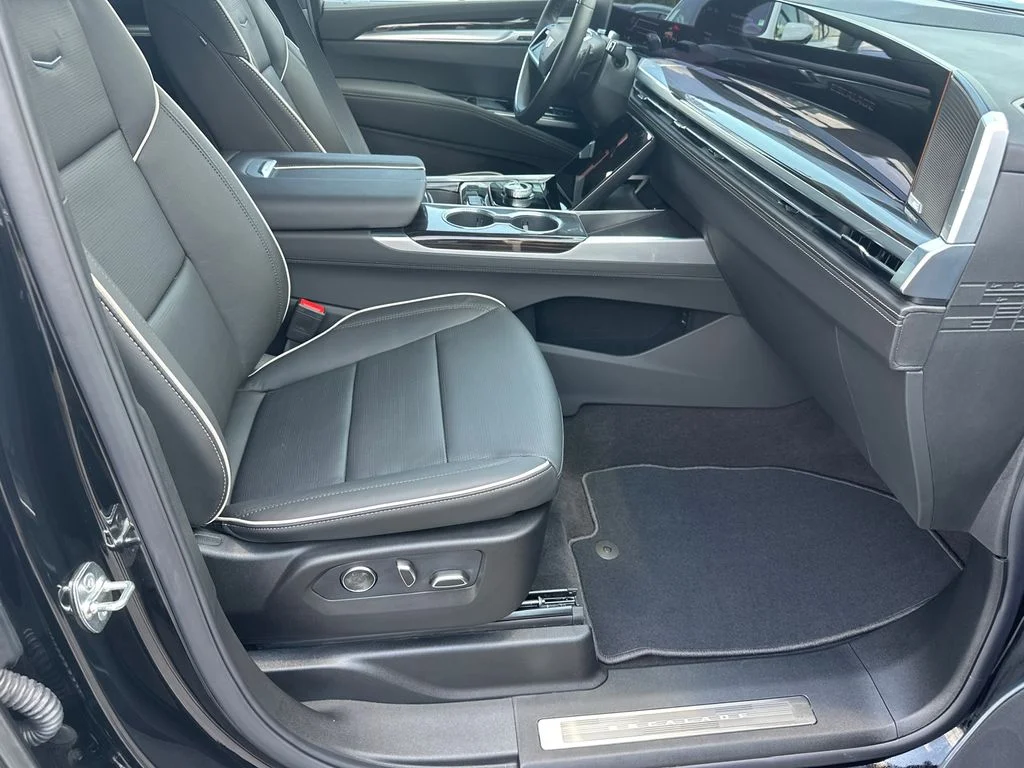 Used 2026 Black Cadillac Luxury image 13