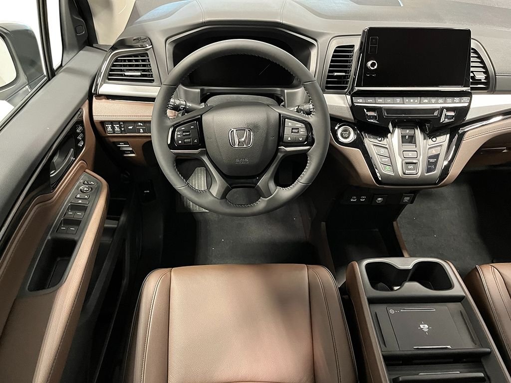 New 2026 Platinum White Pearl Honda Touring image 27