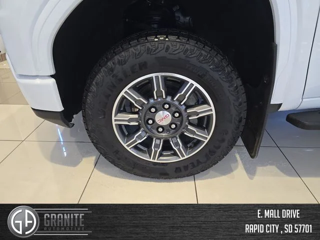 Used 2024 White GMC AT4 image 28