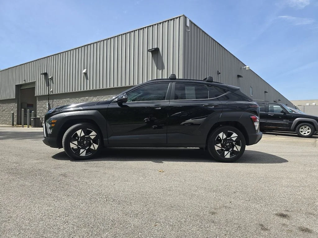 Used 2024 Black Hyundai SEL image 13