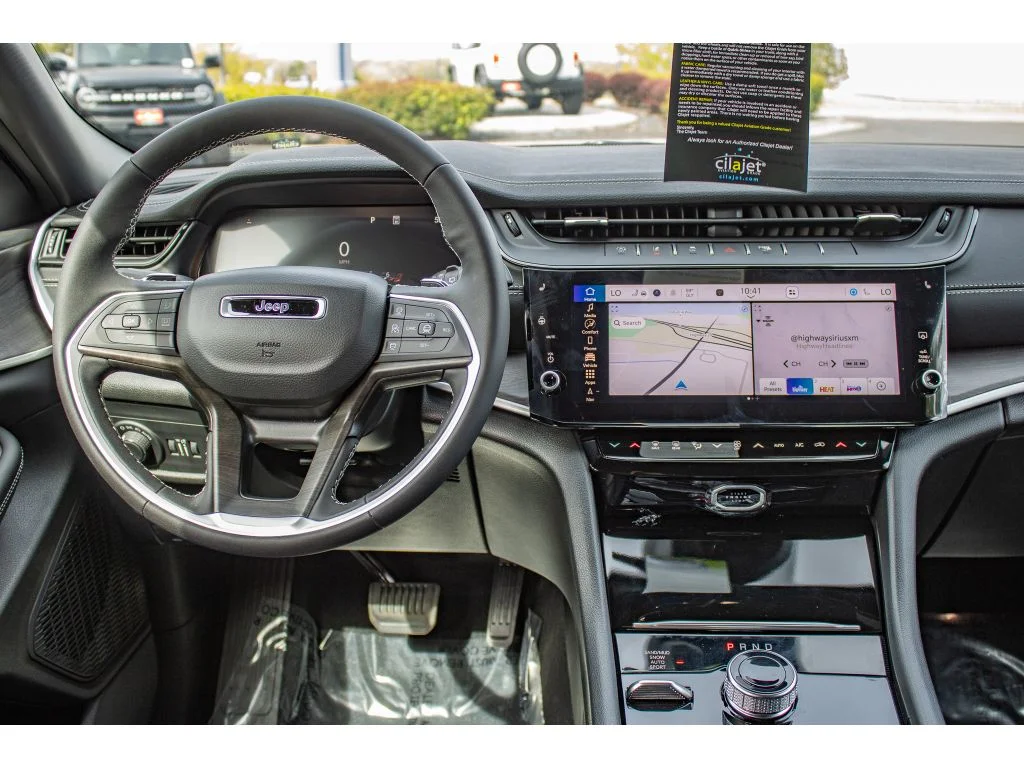 New 2026 SILVER ZYNITH Jeep Laredo Altitude image 26