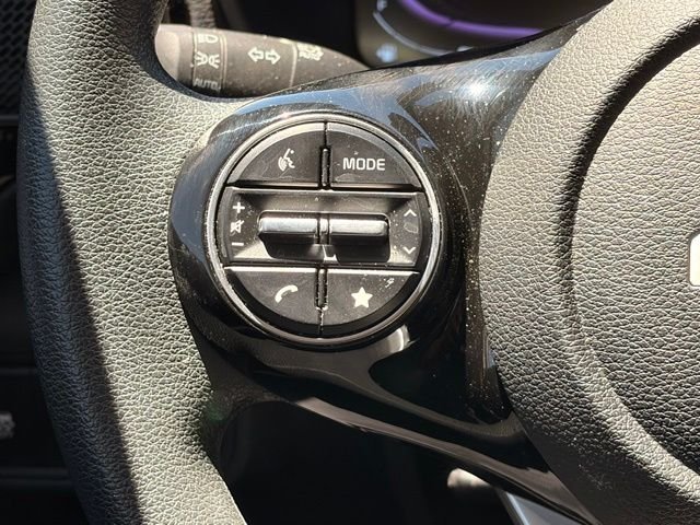 Used 2025 White Kia S image 13