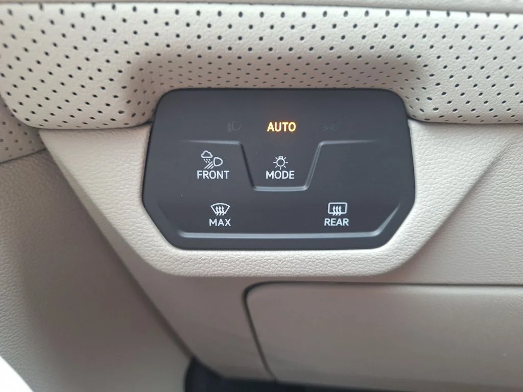 New 2026 Black Volkswagen 2.0T SE w/Technology image 11
