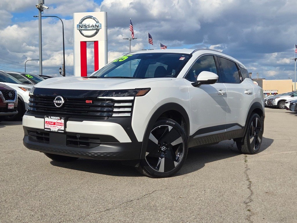 2025 Nissan Kicks 2.0 SR AWD's photo