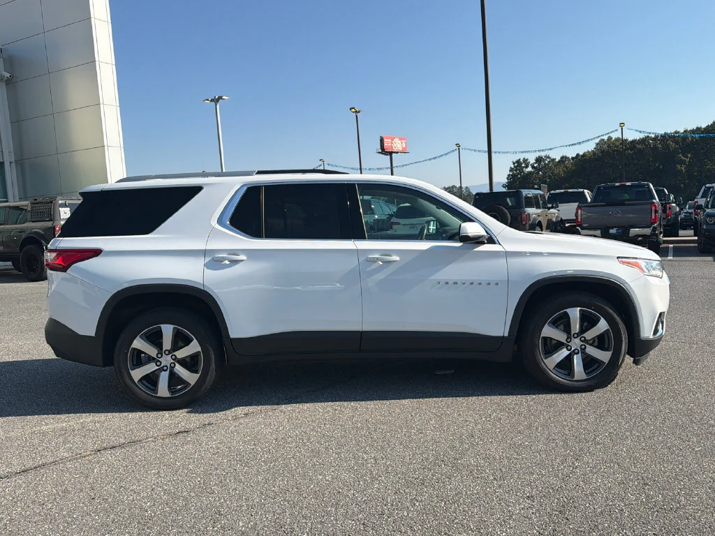 Used 2018 White Chevrolet 3LT image 8