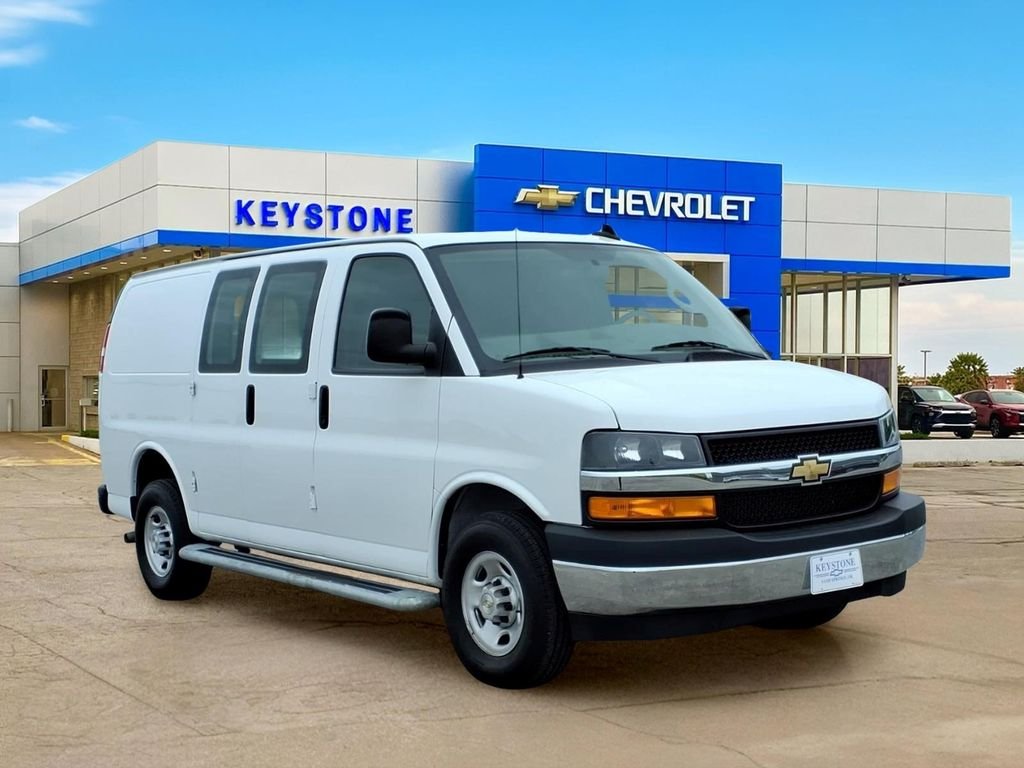 2024 Chevrolet Express 2500 Work Van HD's photo