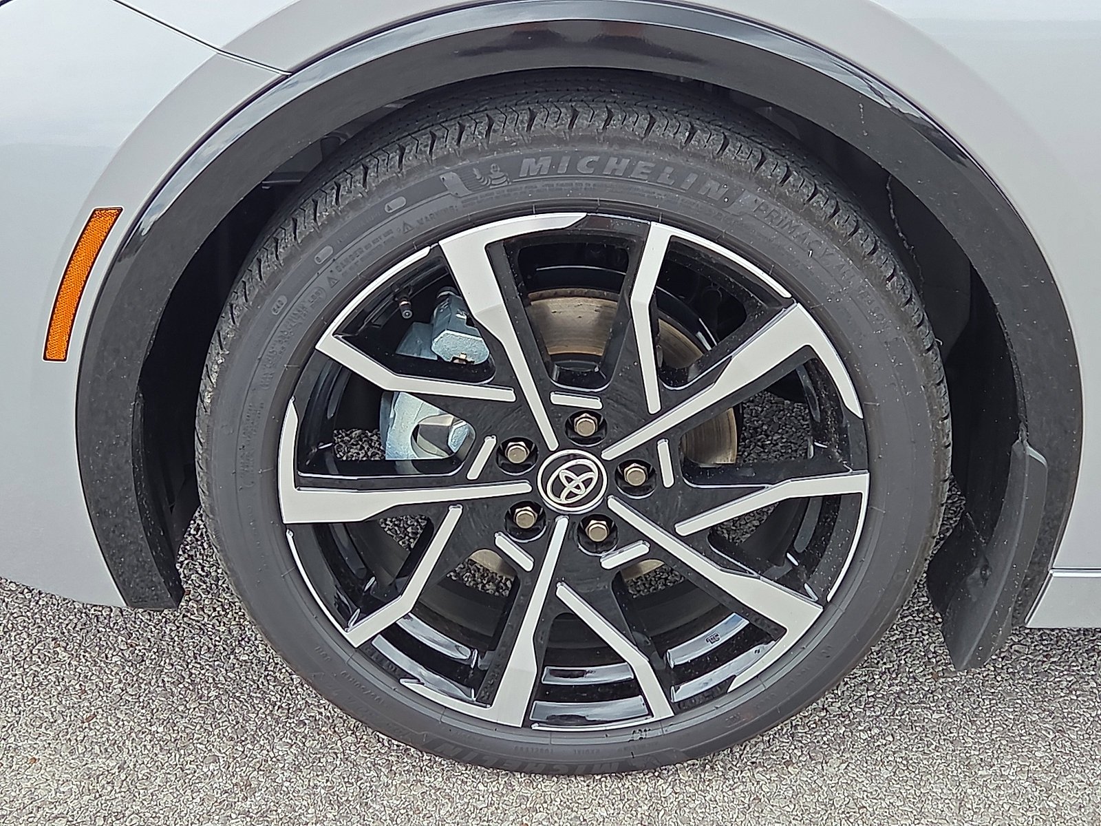 2026 Toyota Prius Plug-in Hybrid XSE - Photo 5