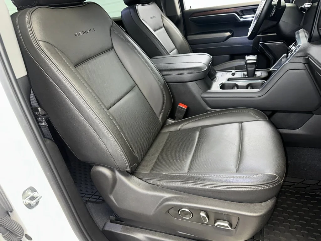 Used 2024 White Frost Tricoat GMC Denali image 38