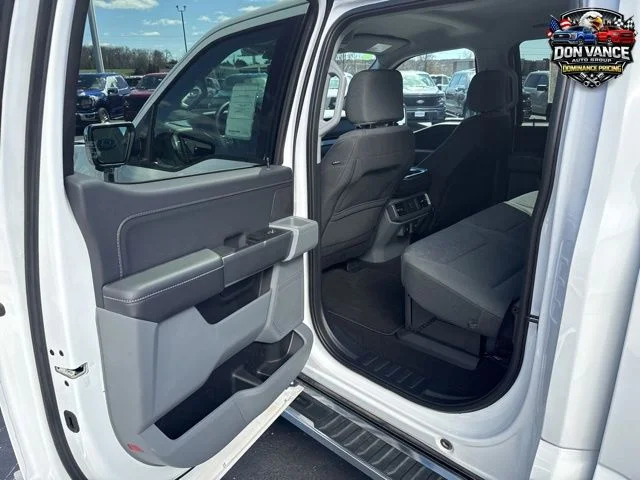 New 2025 Oxford White Ford XLT image 25