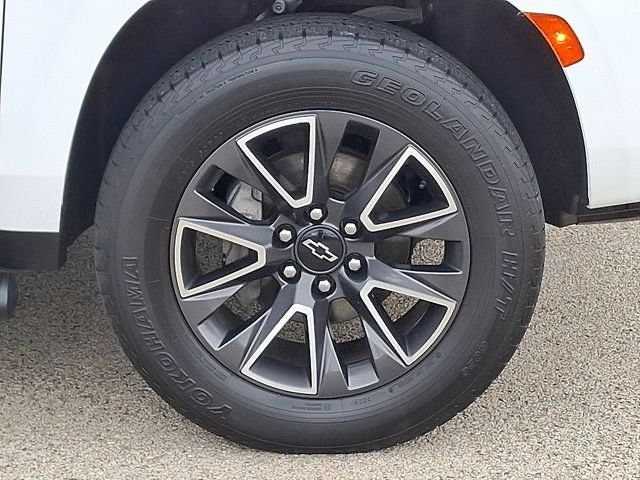Used 2021 Summit White Chevrolet Z71 image 32