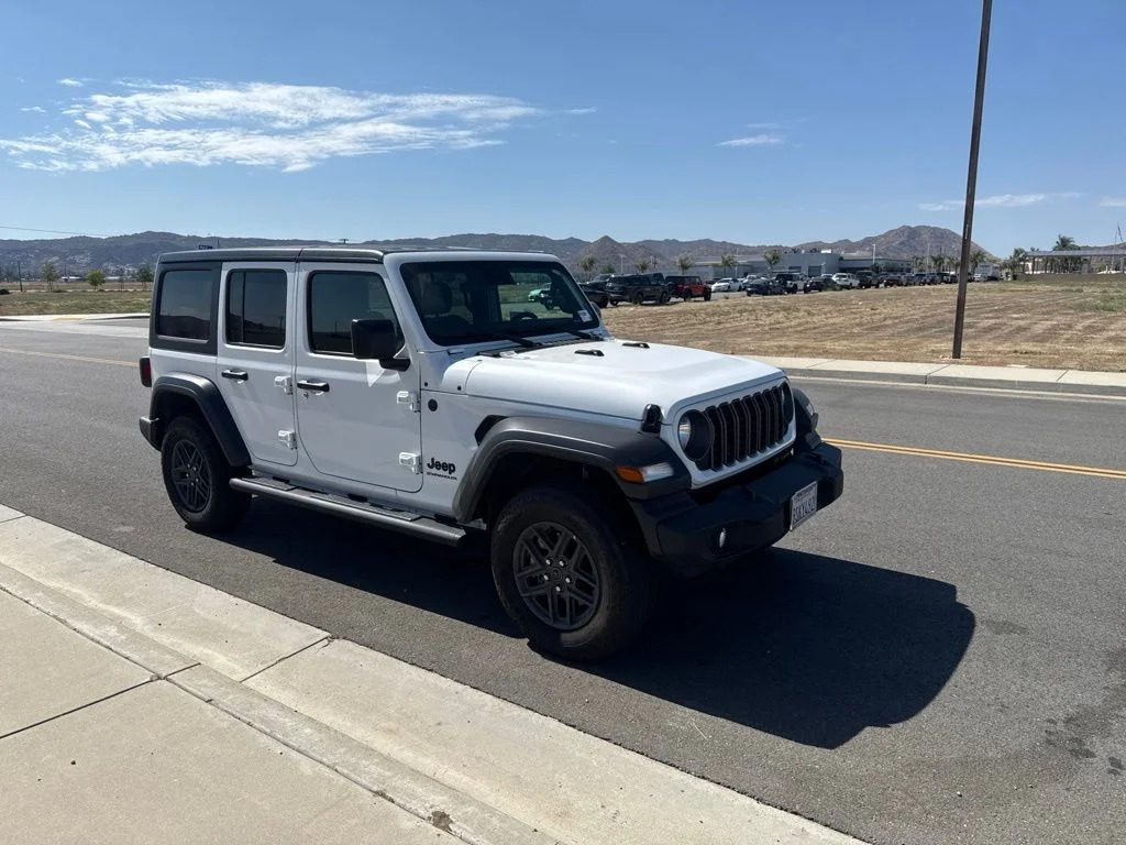 Used 2025 White Jeep Sport S image 2