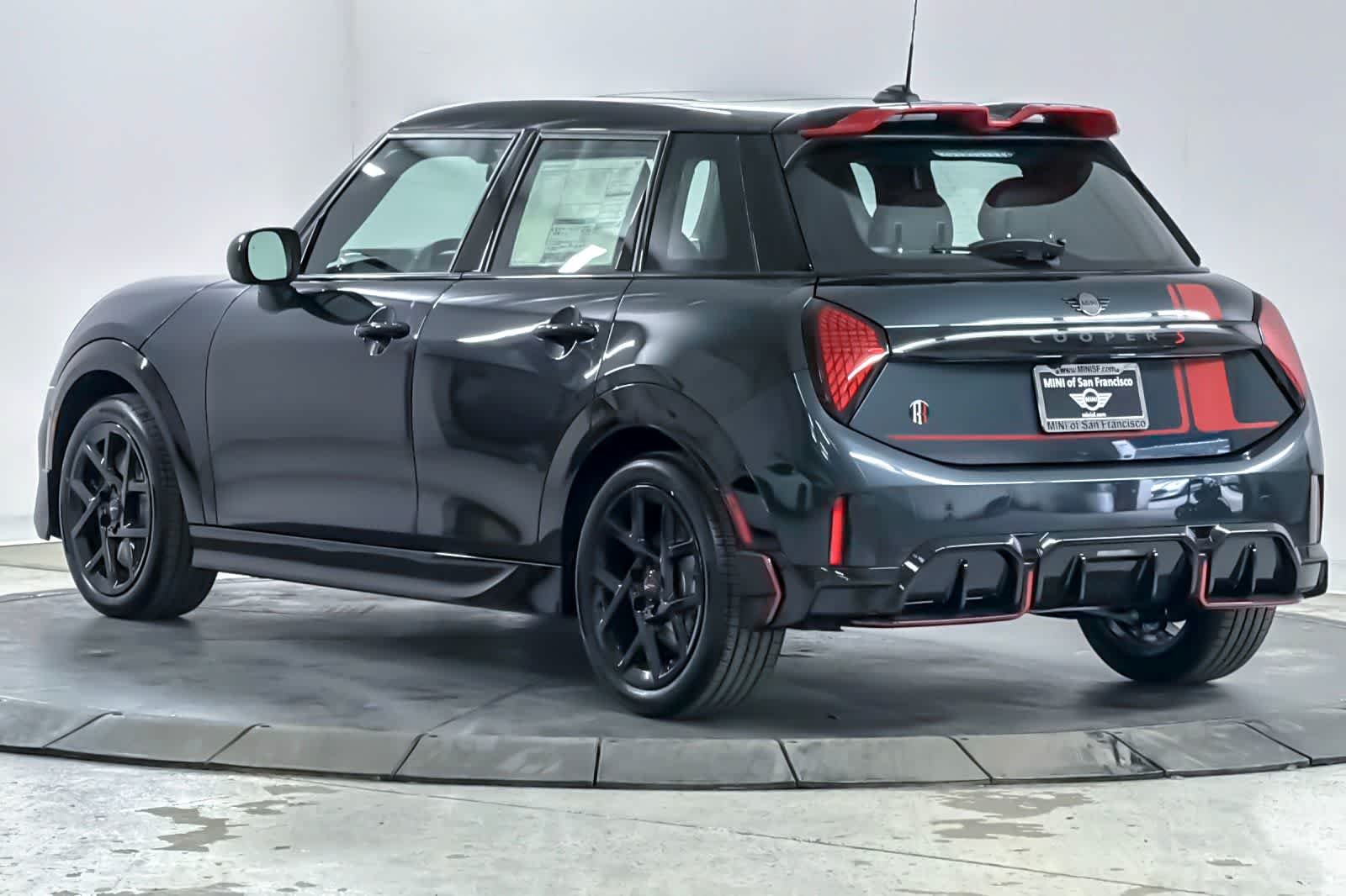 New 2026 Legend Gray Metallic MINI Iconic image 6