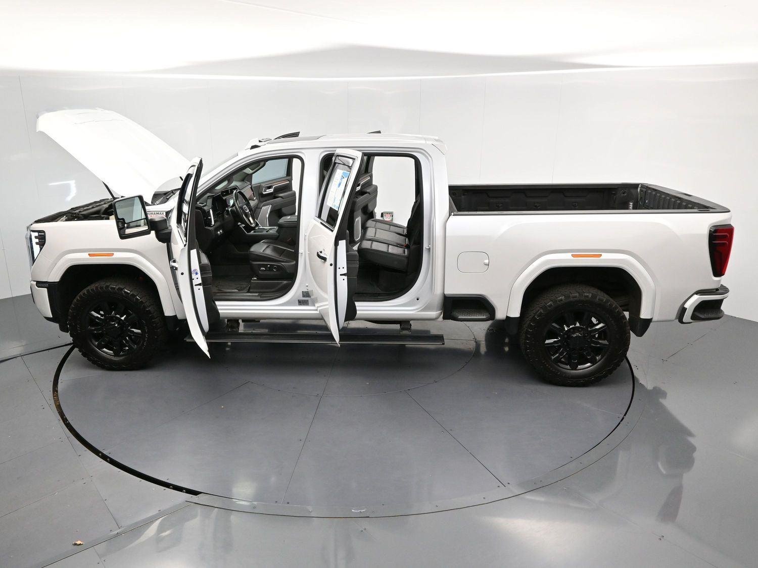 Used 2024 White Frost Tricoat GMC Denali image 45