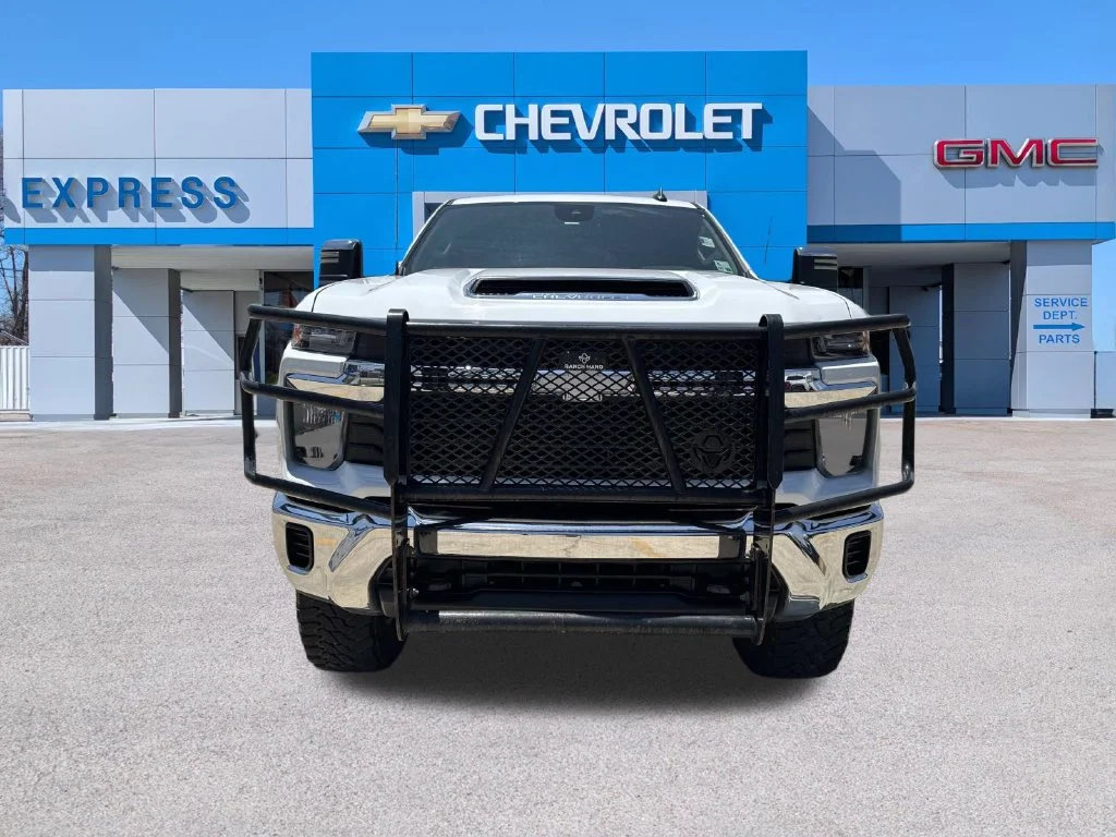 Used 2024 White Chevrolet LT image 3