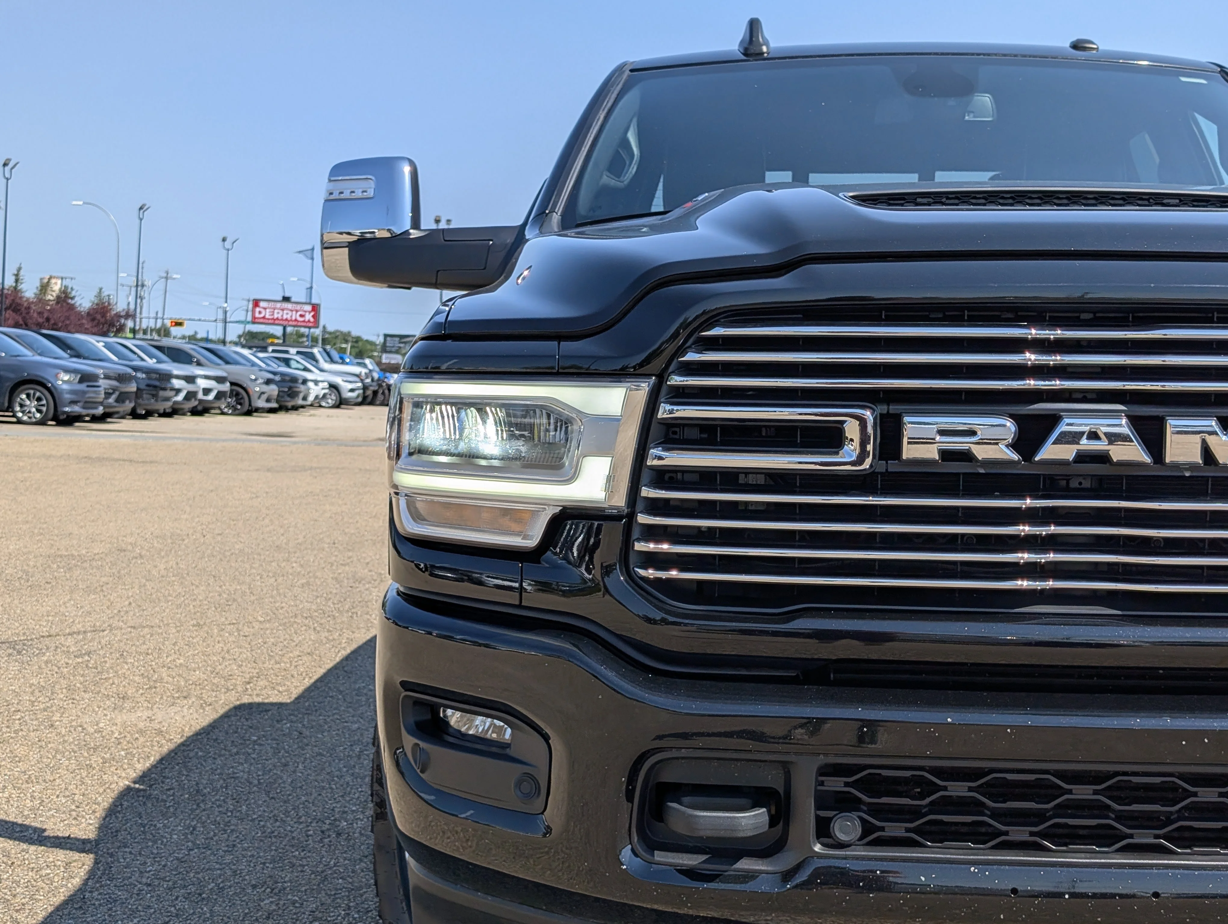 Used 2023 Diamond Black Crystal Pearlcoat Ram Laramie image 11