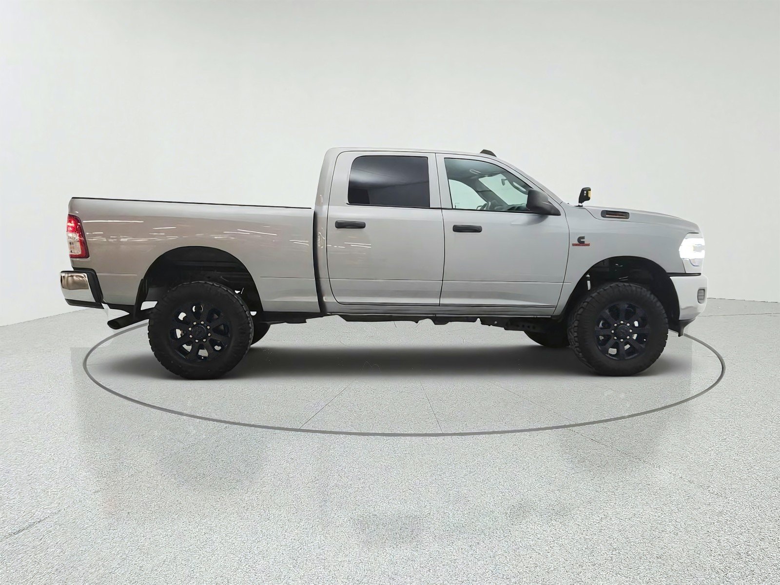 Used 2022 Billet Silver Metallic Clearcoat Ram Tradesman 4x4 Crew Cab 6'4 Box image 4