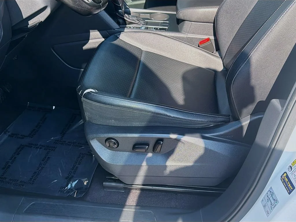 Certified Used 2019 Pure White Volkswagen 3.6L V6 SE w/Technology image 17