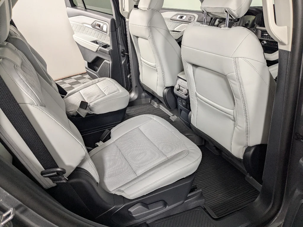 New 2026 Carbonized Gray Metallic Ford Platinum™ image 18