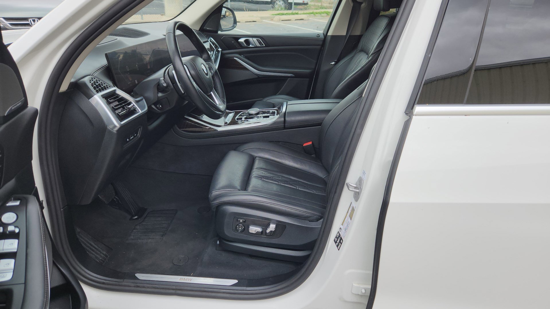 Used 2025 Alpine White BMW xDrive40i image 24