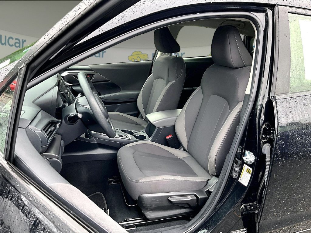 Used 2024 Black Subaru Base image 10