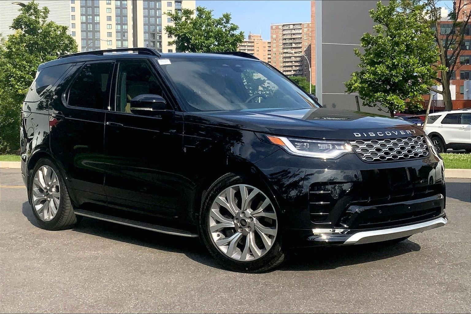 New 2026 Santorini Black Land Rover Gemini Edition image 2