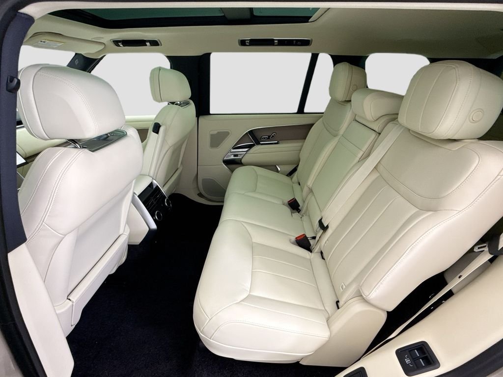 New 2026 Batumi Gold LAND ROVER SE LWB 7-Seats / V8 image 20