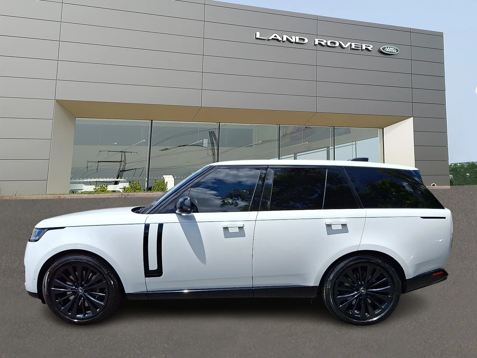 Certified Used 2023 Fuji White - 1AA Land Rover Autobiography image 6