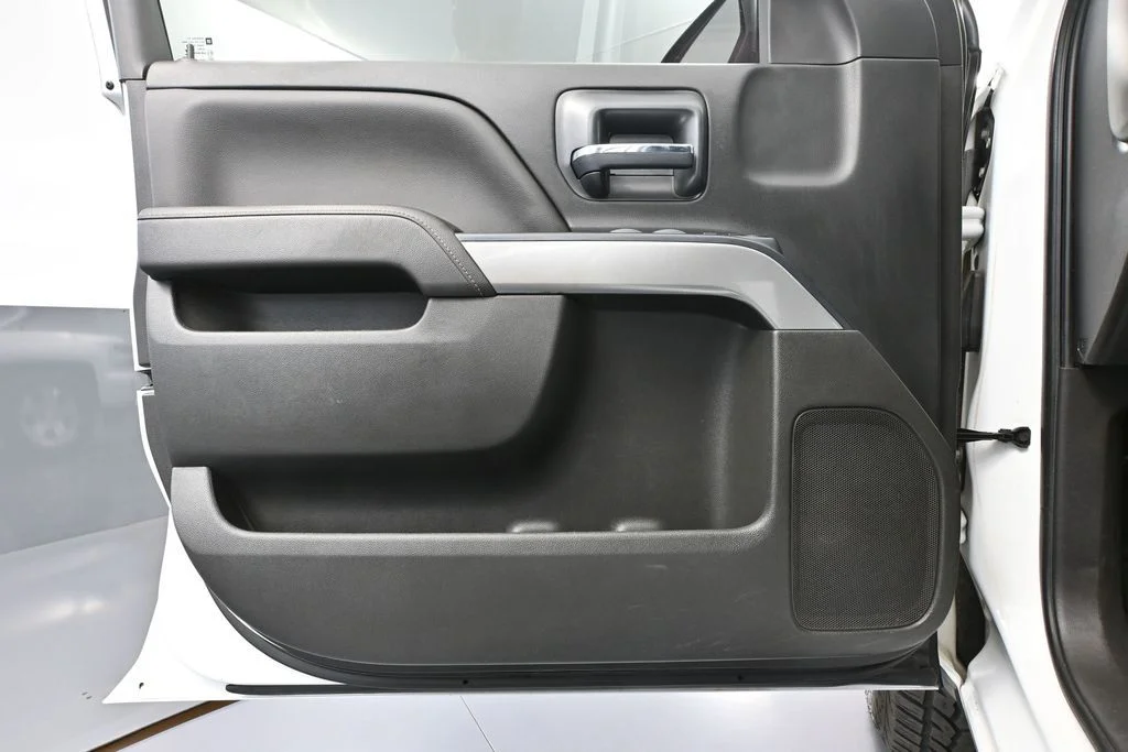 Used 2017 White Chevrolet LT image 22