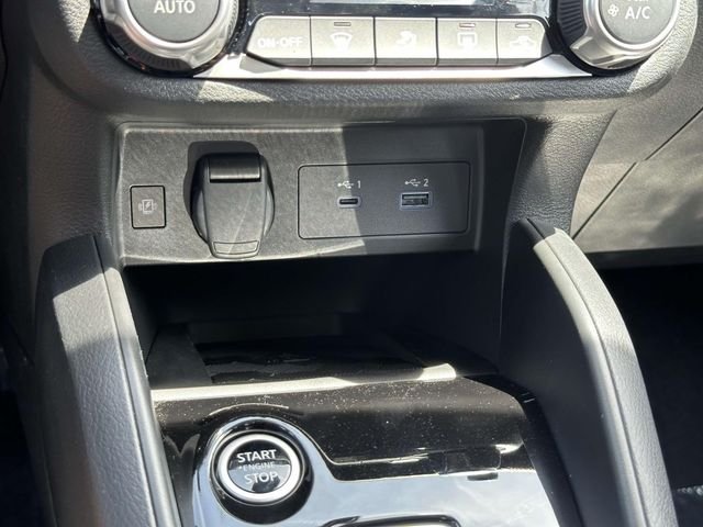 2025 Nissan Versa Sedan SR - Photo 22
