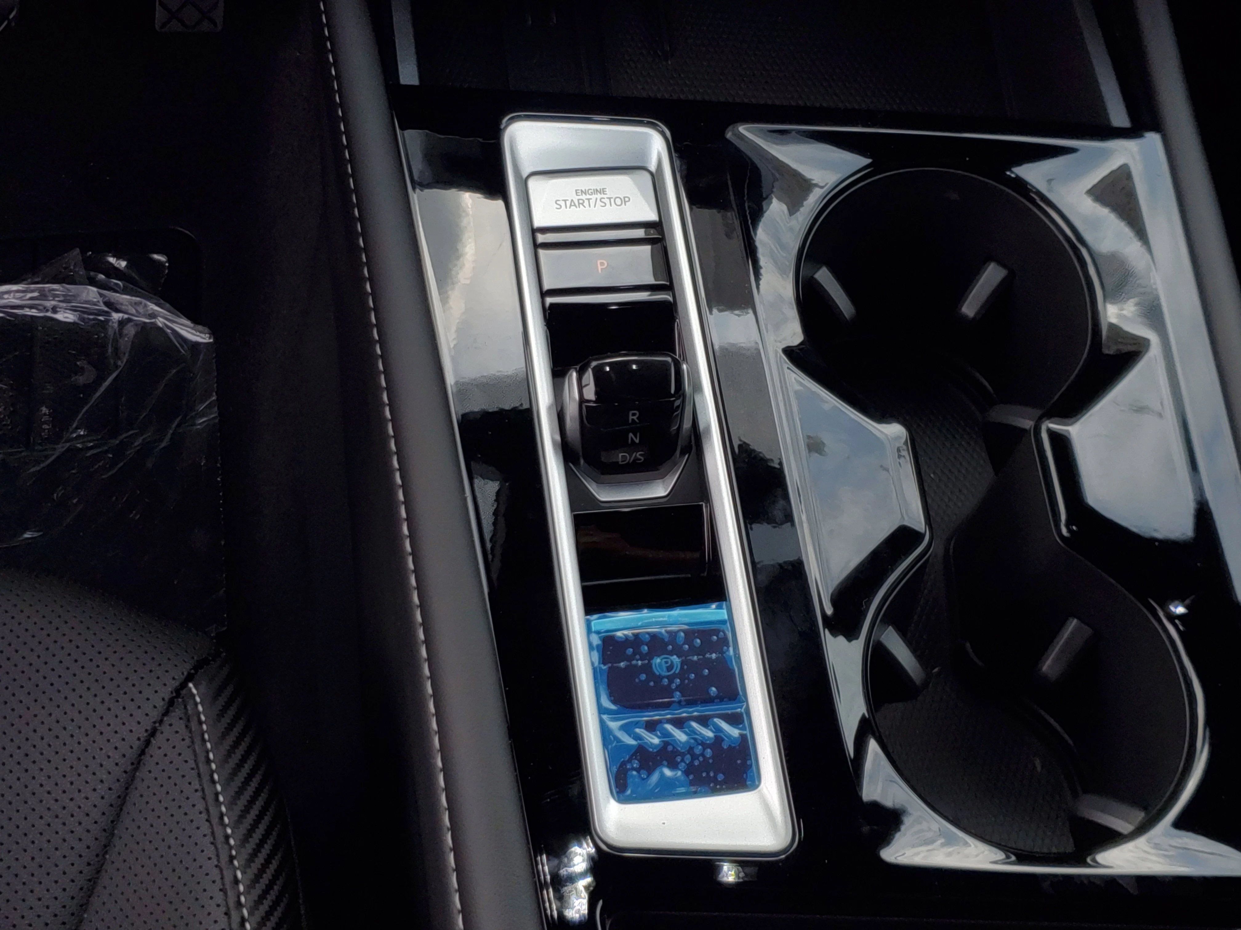 New 2026 Black Volkswagen 2.0T SE w/Technology image 26
