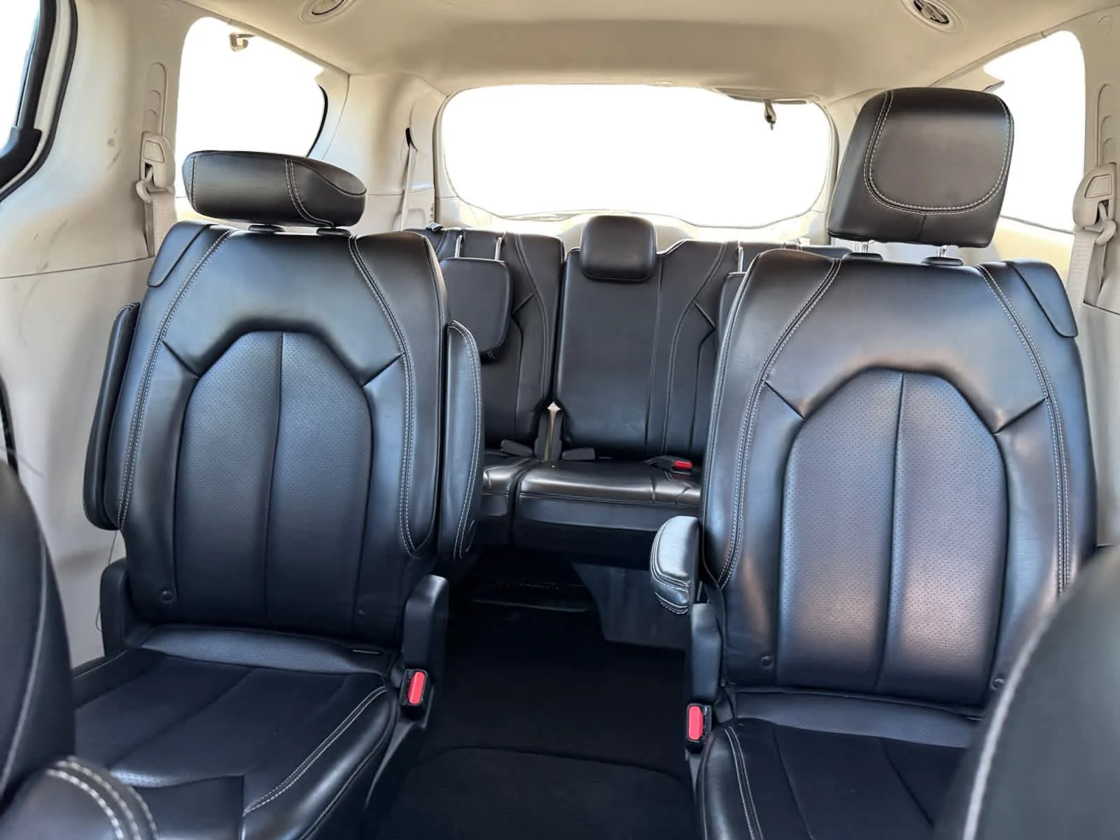 Used 2023 Bright White Clearcoat Chrysler Touring L image 20