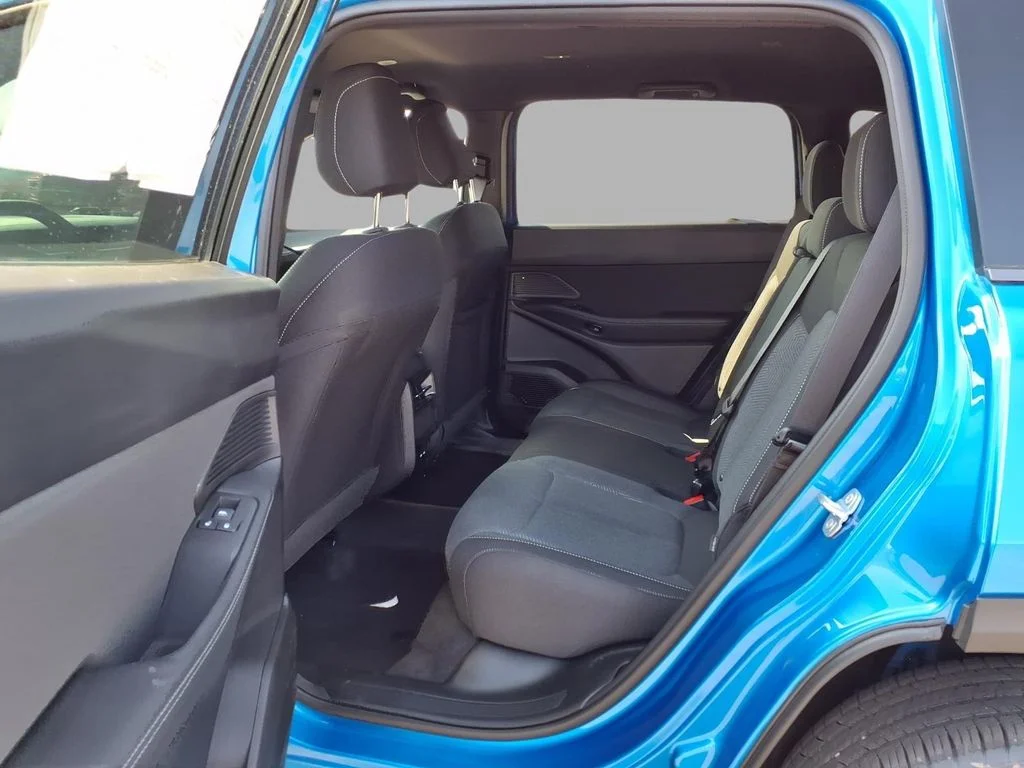New 2026 Hydro Blue Pearl-Coat Exterior Paint Jeep Laredo image 25