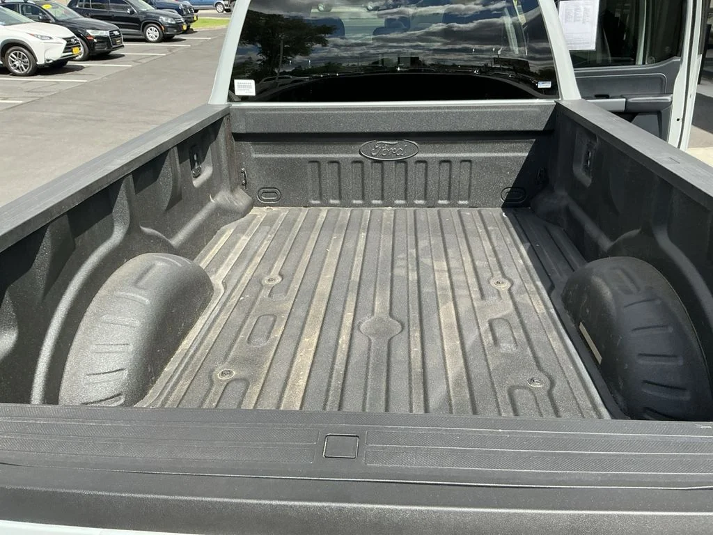 Used 2025 White Ford Lariat image 17