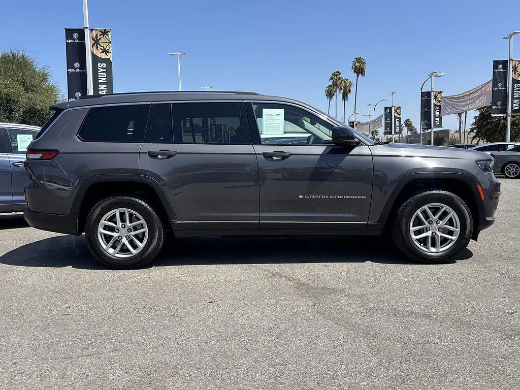 Used 2023 Gray Jeep Laredo image 2