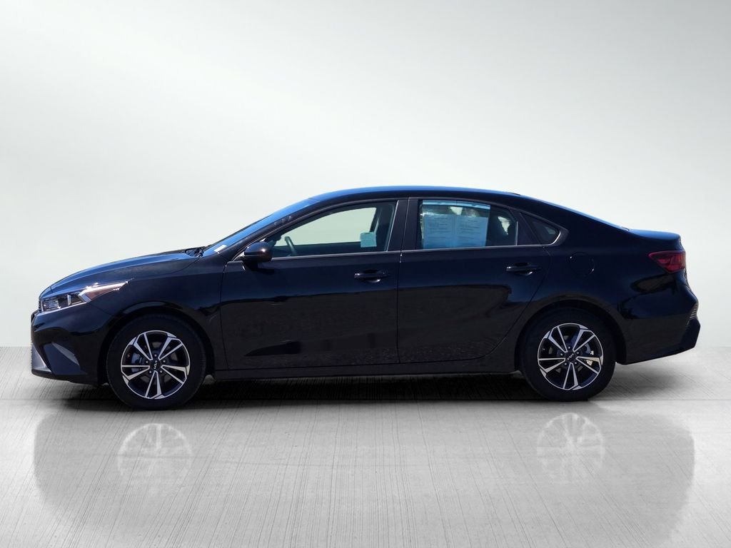 Used 2024 Aurora Black Kia LXS image 6