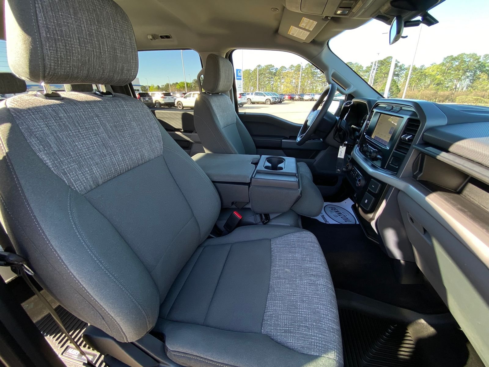 Used 2023 Oxford White Ford XLT image 15