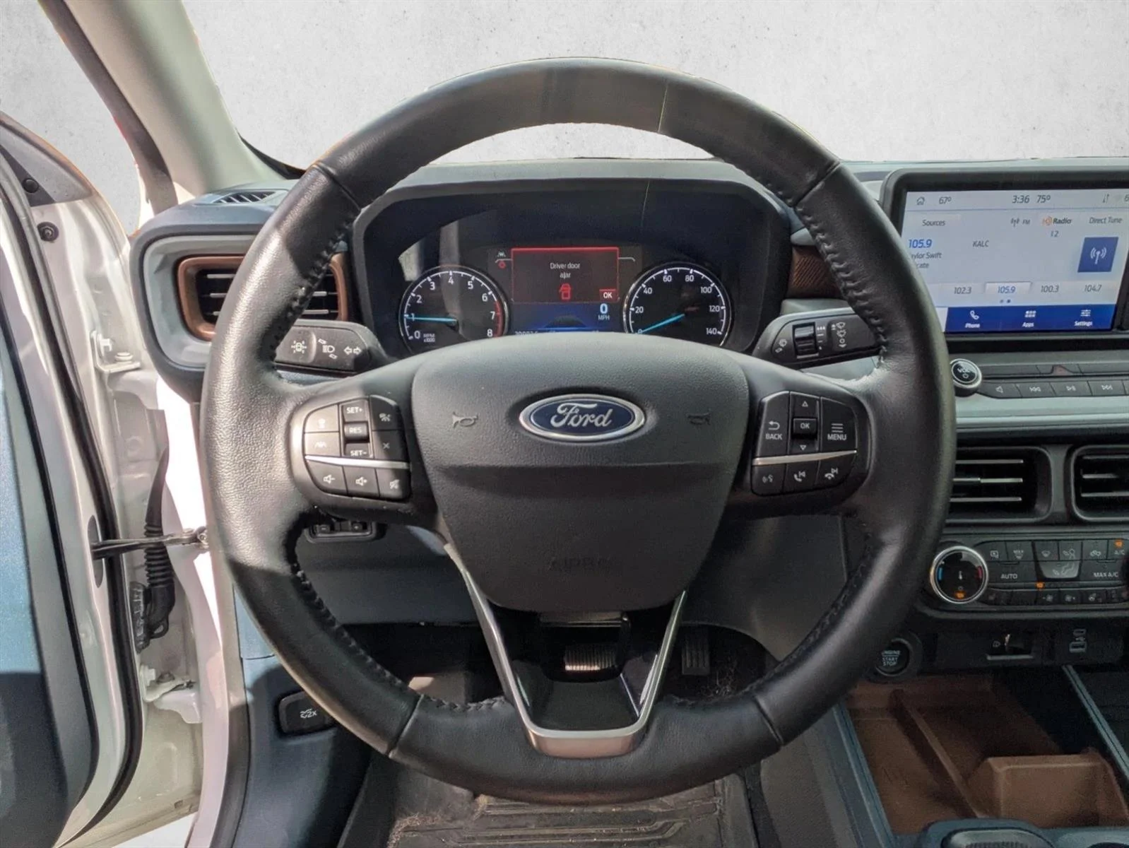Used 2022 Oxford White Clearcoat Ford LARIAT image 19