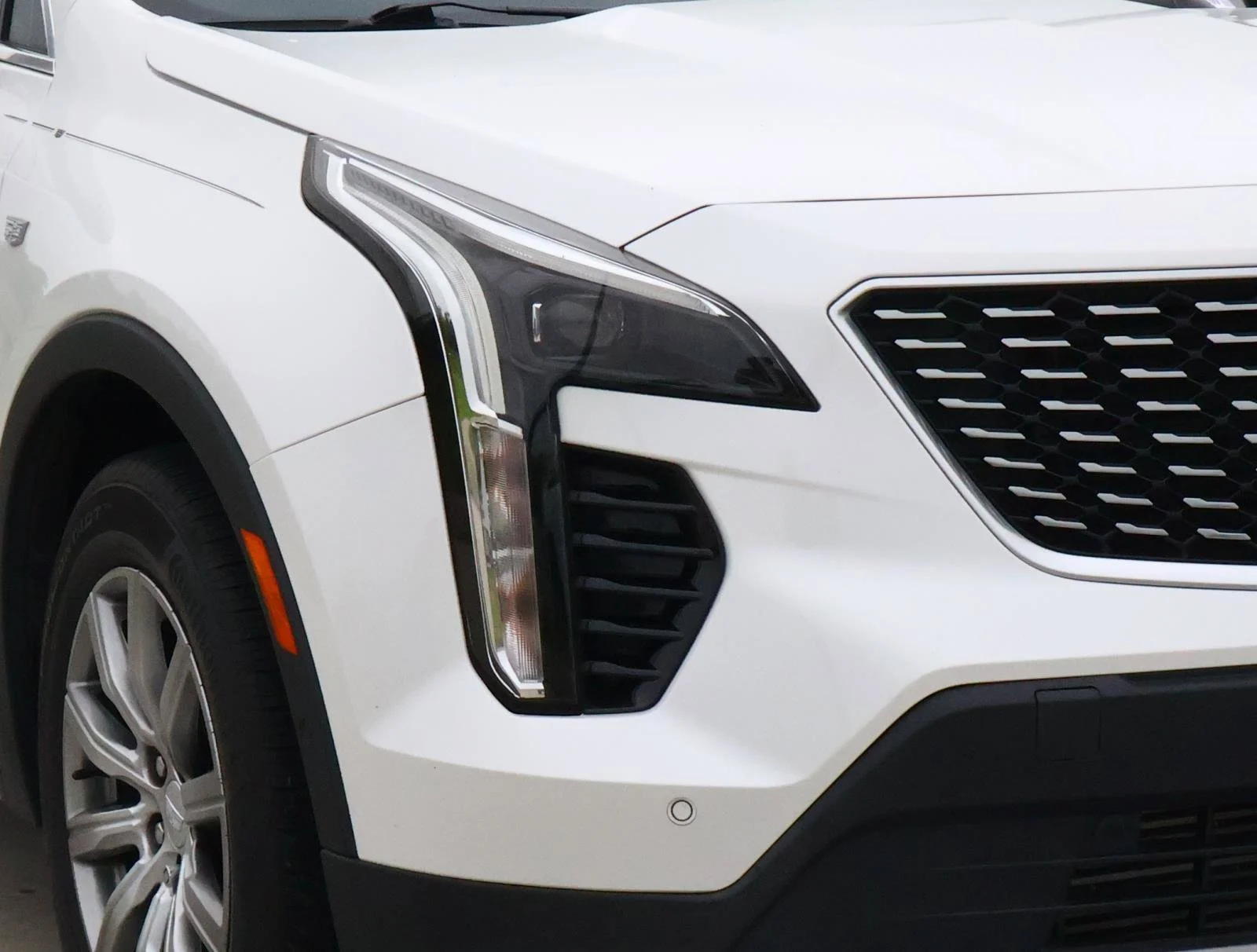 Certified Used 2022 Crystal White Tricoat Cadillac Premium Luxury image 8
