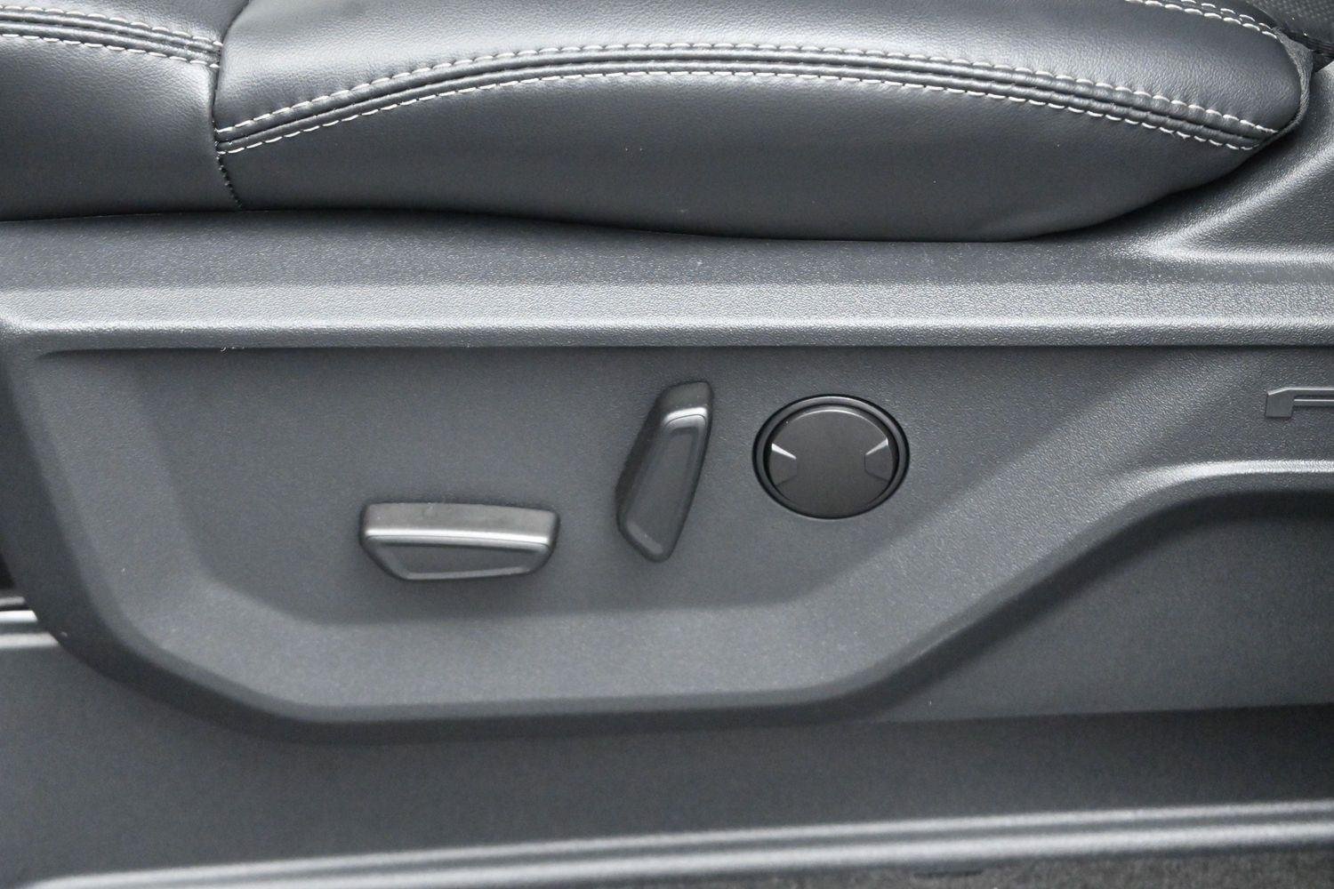 Used 2025 Agate Black Ford Platinum image 20