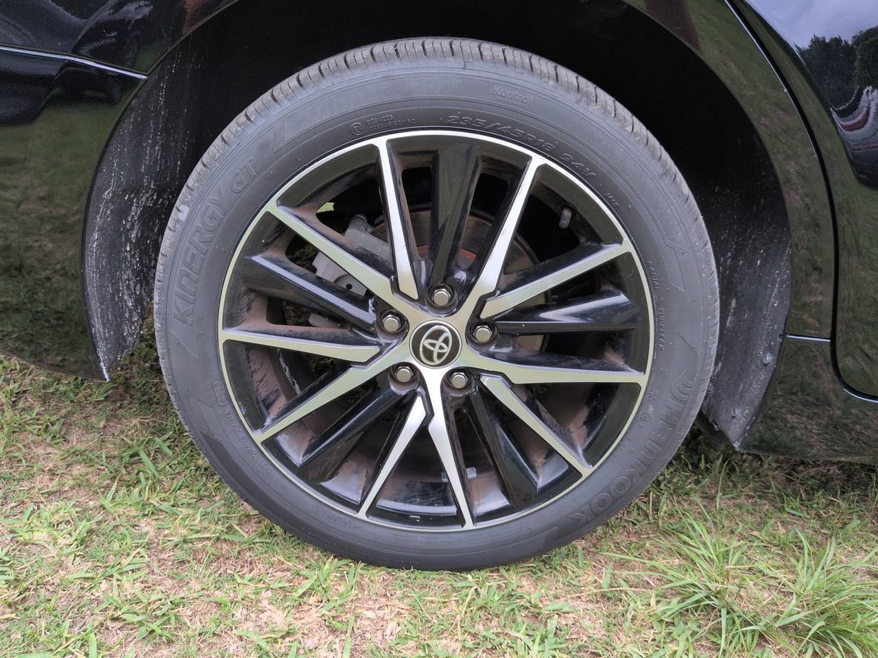Used 2023 Midnight Black Metallic Toyota SE image 9