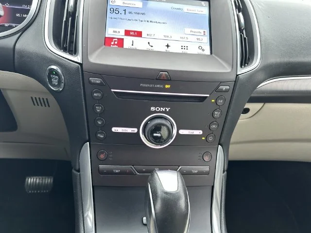 Used 2016 White Ford Titanium image 20