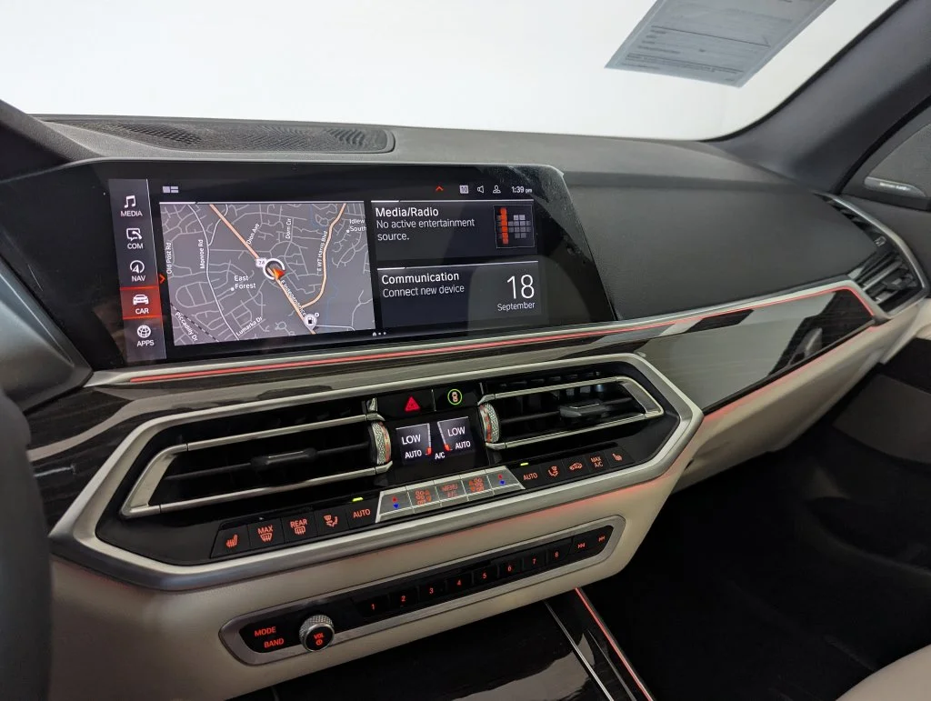 Used 2019 Gray BMW xDrive40i image 8