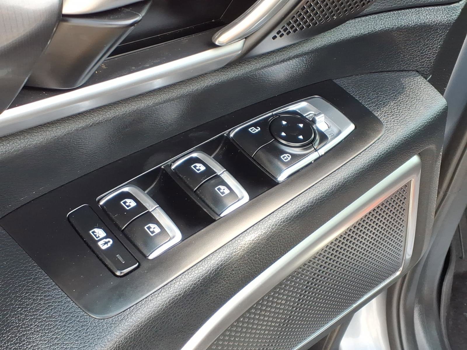 Used 2024 Everlasting Silver Kia S image 19