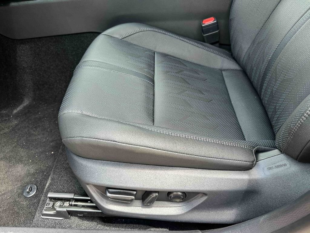2026 Toyota Camry XSE - Photo 9