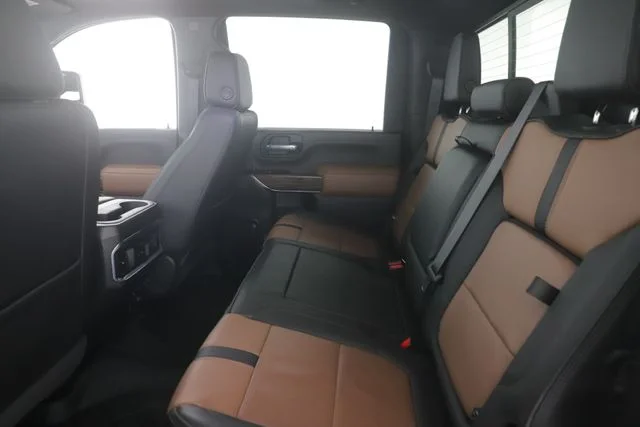 Used 2022 White Chevrolet High Country image 30