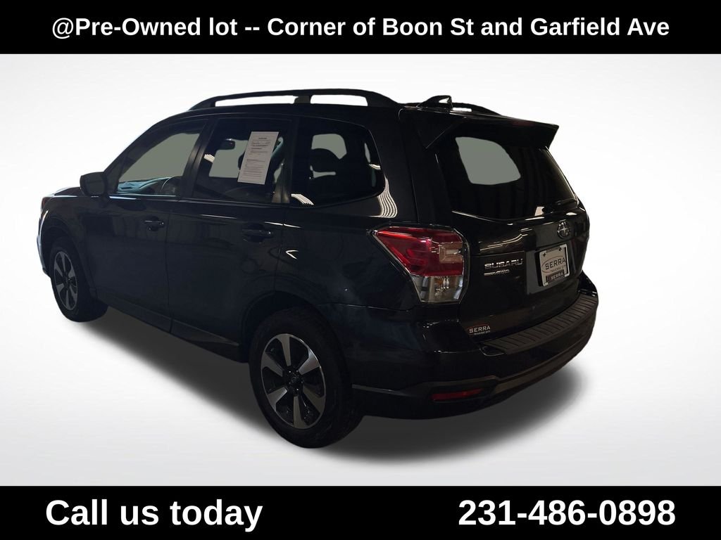 Used 2018 Gray Subaru 2.5i Premium image 3
