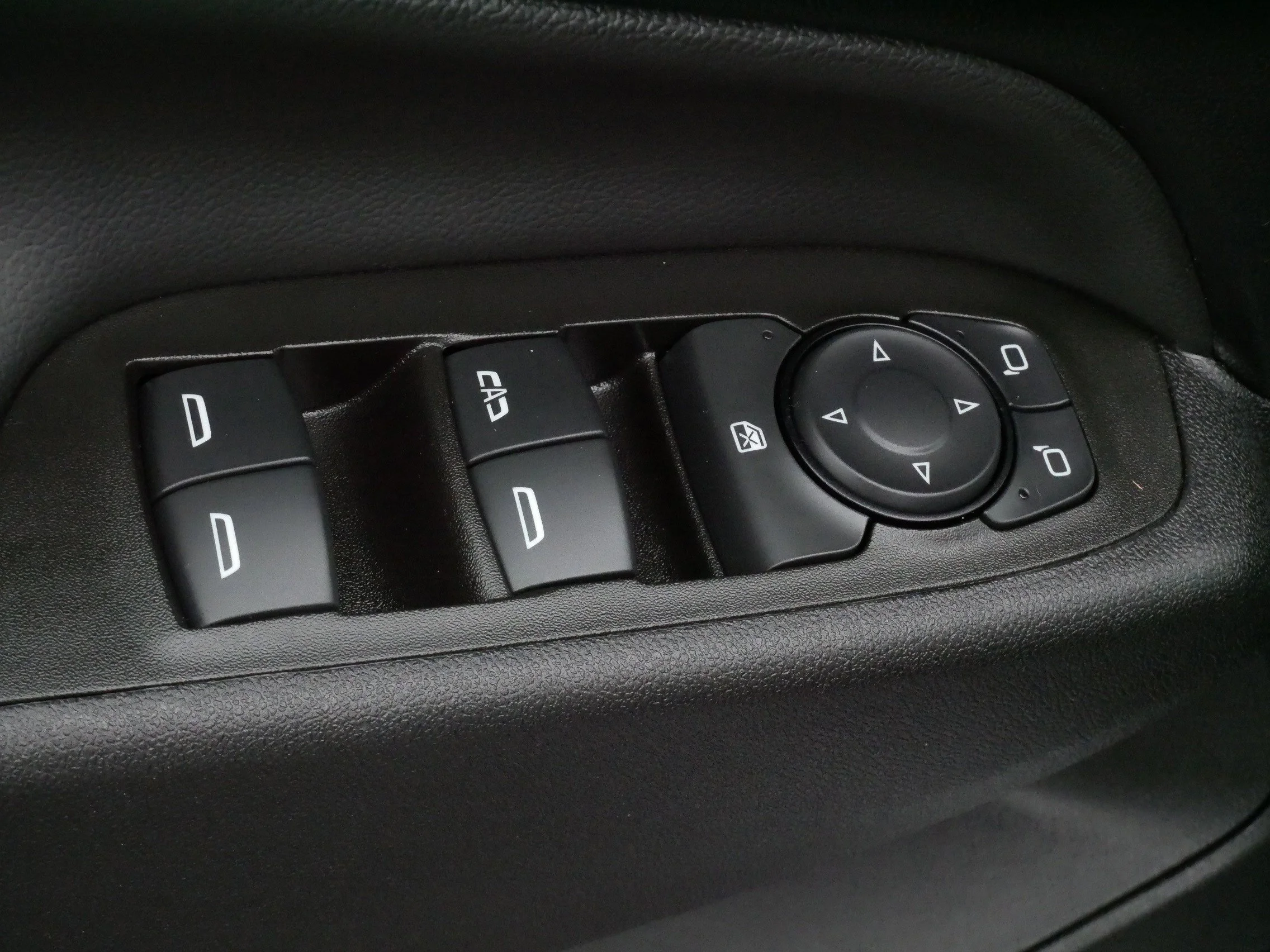 Used 2024 Summit White Chevrolet LT image 19